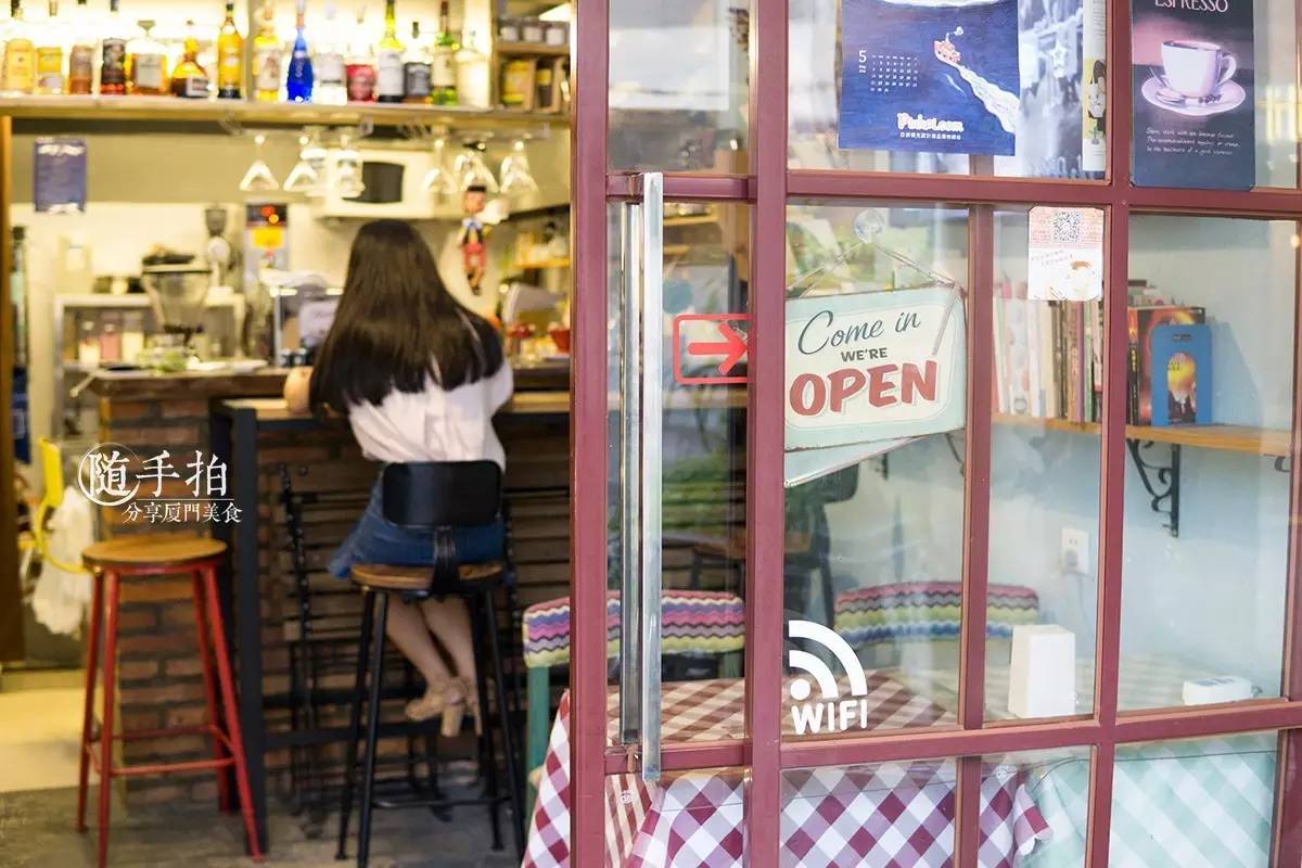 赢博体育app：赢博体育官网入口：：咖啡店 一家小而美的咖啡店你会不小心错过它(图3)